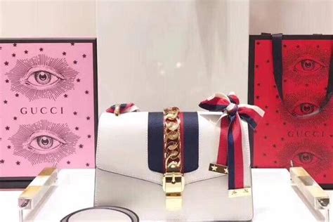 从16年火到18年，GUCCI Sylvie到底是何方神圣？ 